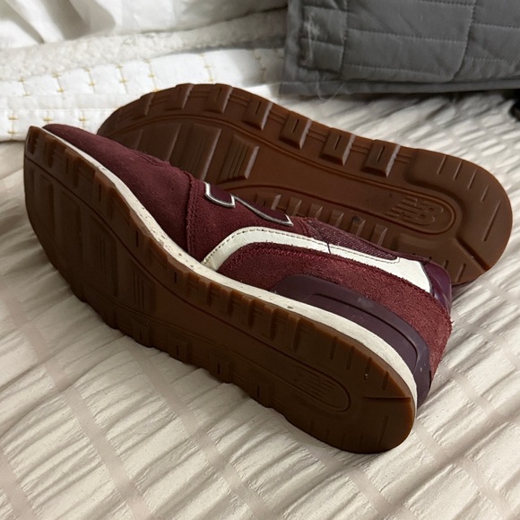 New Balance 696 Women's Deep Red Burgundy Free People - Anthropologie - 9 - Picture 9 of 13